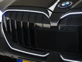BMW i5 thumbnail 2