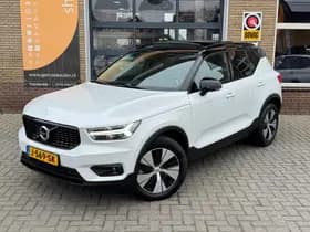 Volvo XC40 thumbnail 3