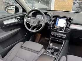 Volvo XC40 thumbnail 4