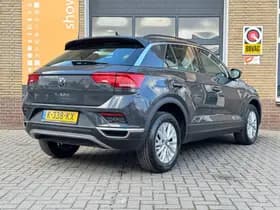 Volkswagen T-Roc thumbnail 2