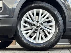 Volkswagen T-Roc thumbnail 11
