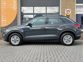 Volkswagen T-Roc thumbnail 6