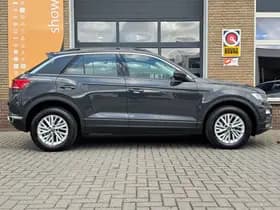 Volkswagen T-Roc thumbnail 7
