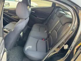 Mazda 2 thumbnail 16
