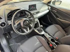Mazda 2 thumbnail 17