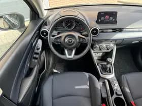 Mazda 2 thumbnail 4