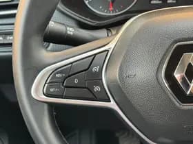 Renault Clio thumbnail 38