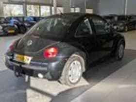 Volkswagen Beetle thumbnail 4