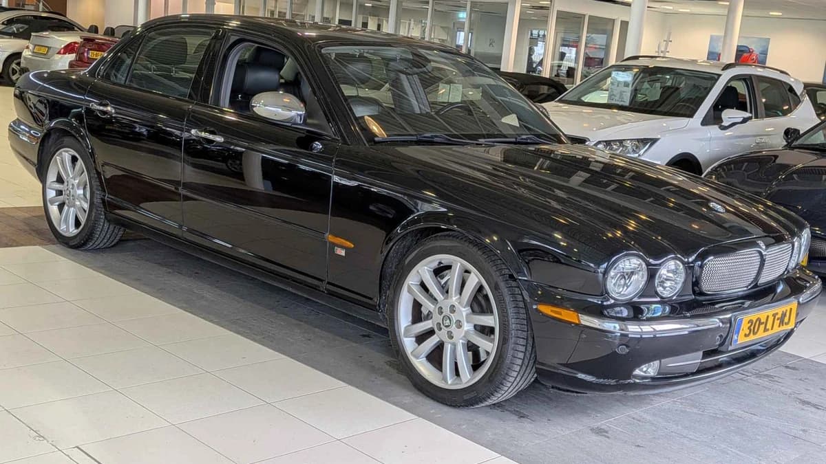 Jaguar XJR — foto 1