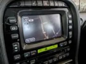 Jaguar XJR thumbnail 12