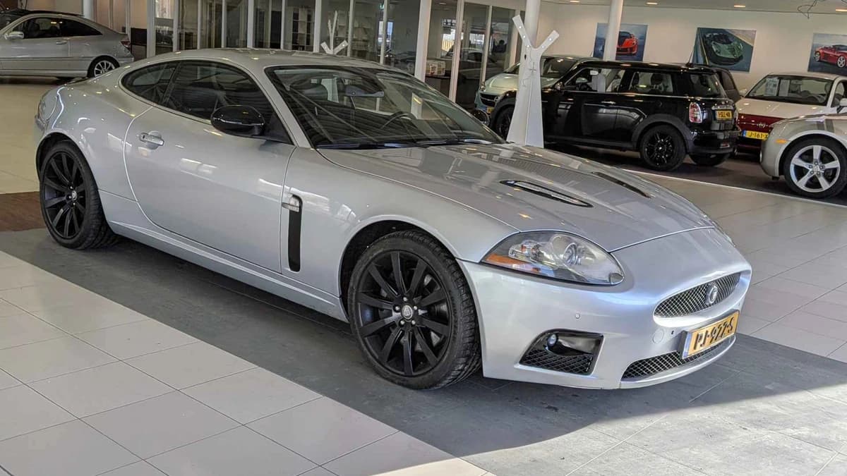 Jaguar XKR — foto 1