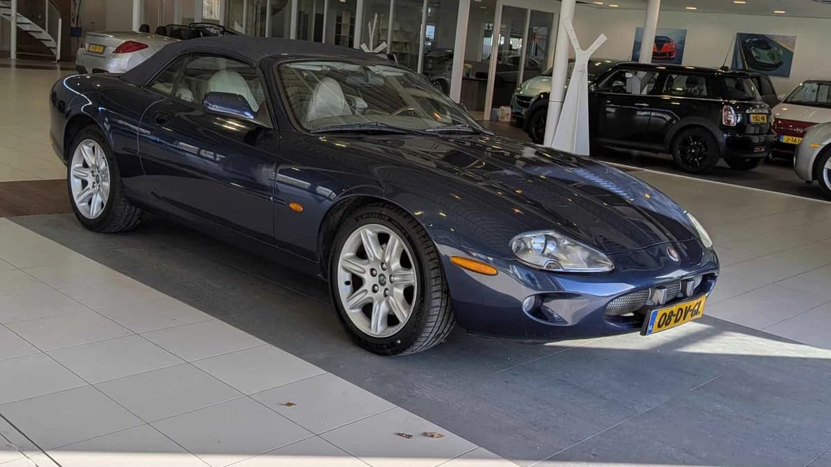 Jaguar XK8 — foto 1