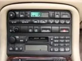 Jaguar XK8 thumbnail 9