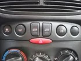 Fiat Punto thumbnail 11