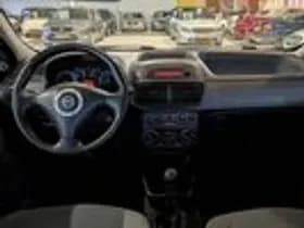 Fiat Punto thumbnail 8