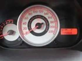 Mazda 2 thumbnail 13