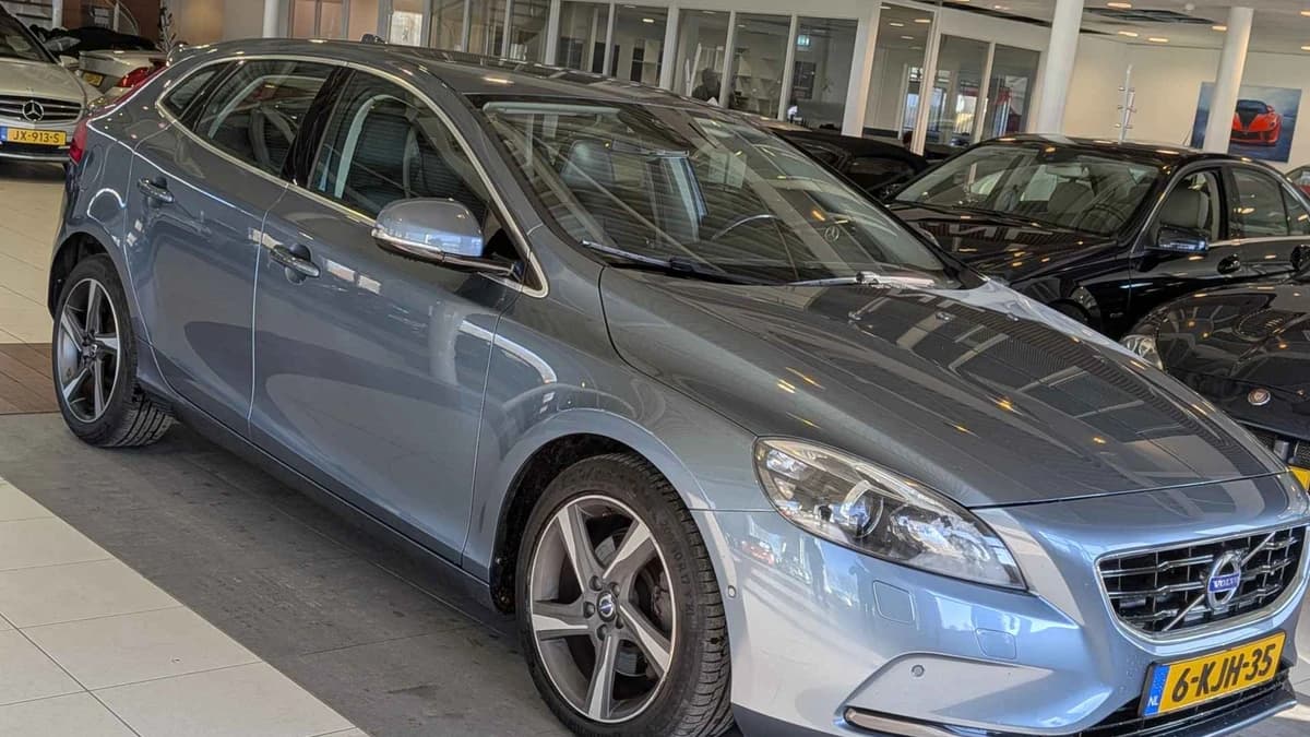 Volvo V40 — foto 1