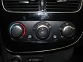 Renault Clio thumbnail 11