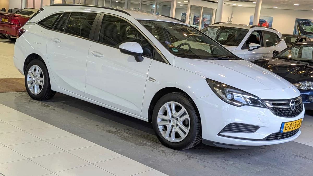 Opel Astra — foto 1