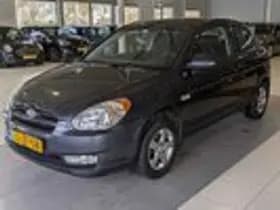 Hyundai Accent thumbnail 2