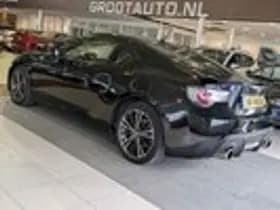 Toyota GT86 thumbnail 3