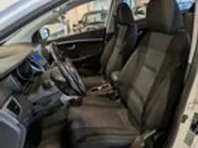 Hyundai i30 thumbnail 6