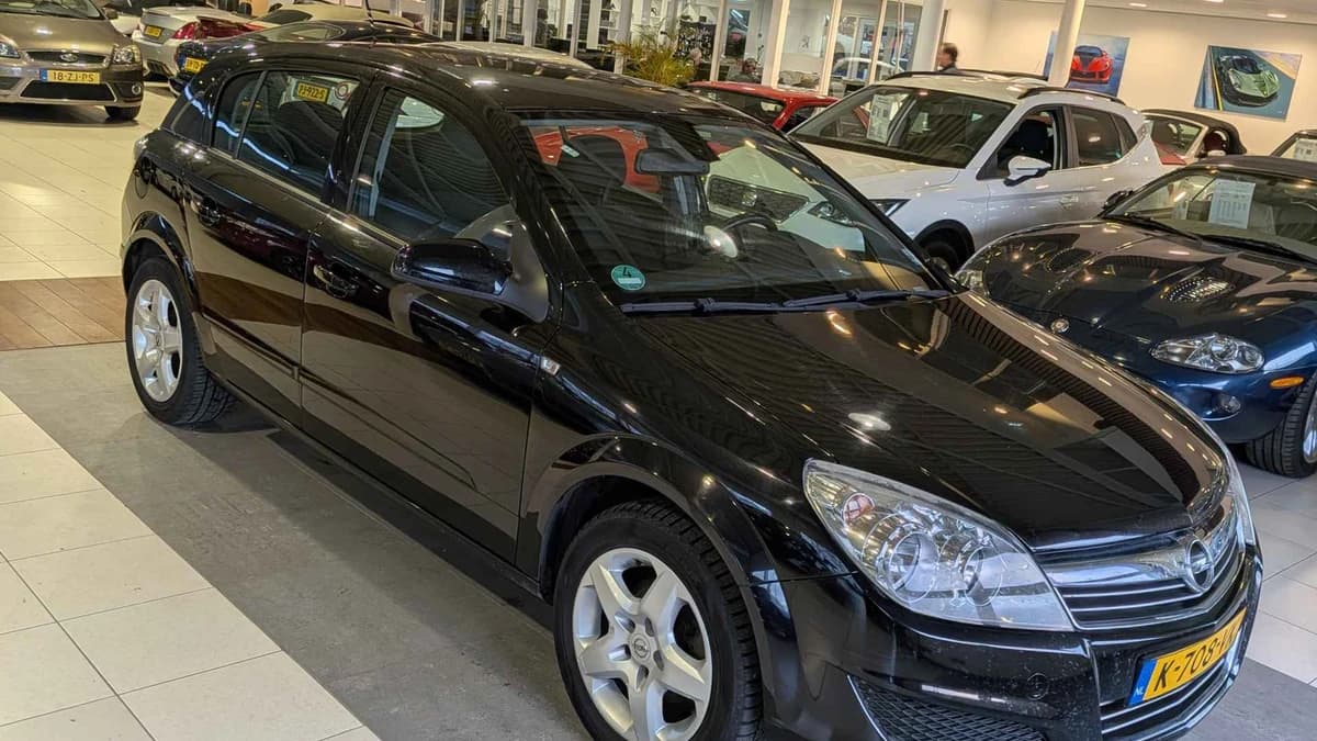 Opel Astra — foto 1