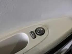 Chevrolet HHR thumbnail 10