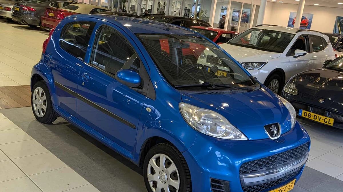Peugeot 107 — foto 1