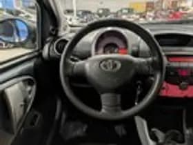 Toyota Aygo thumbnail 9