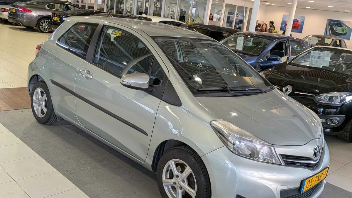 Toyota Yaris — foto 1
