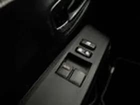 Toyota Yaris thumbnail 11