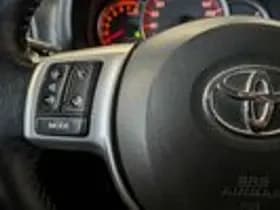 Toyota Yaris thumbnail 14