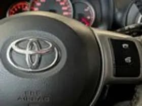 Toyota Yaris thumbnail 15