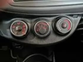 Toyota Yaris thumbnail 17