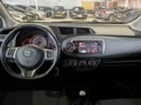 Toyota Yaris thumbnail 9