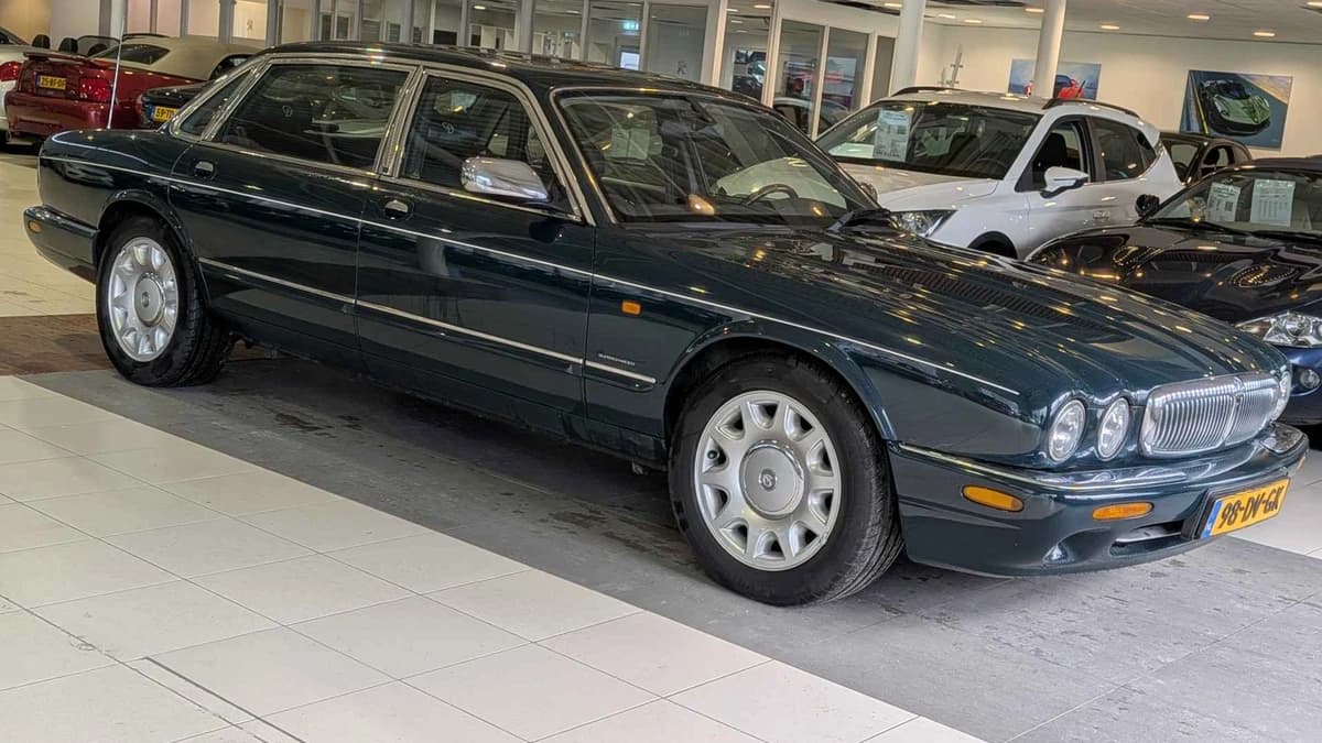 Jaguar XJR — foto 1