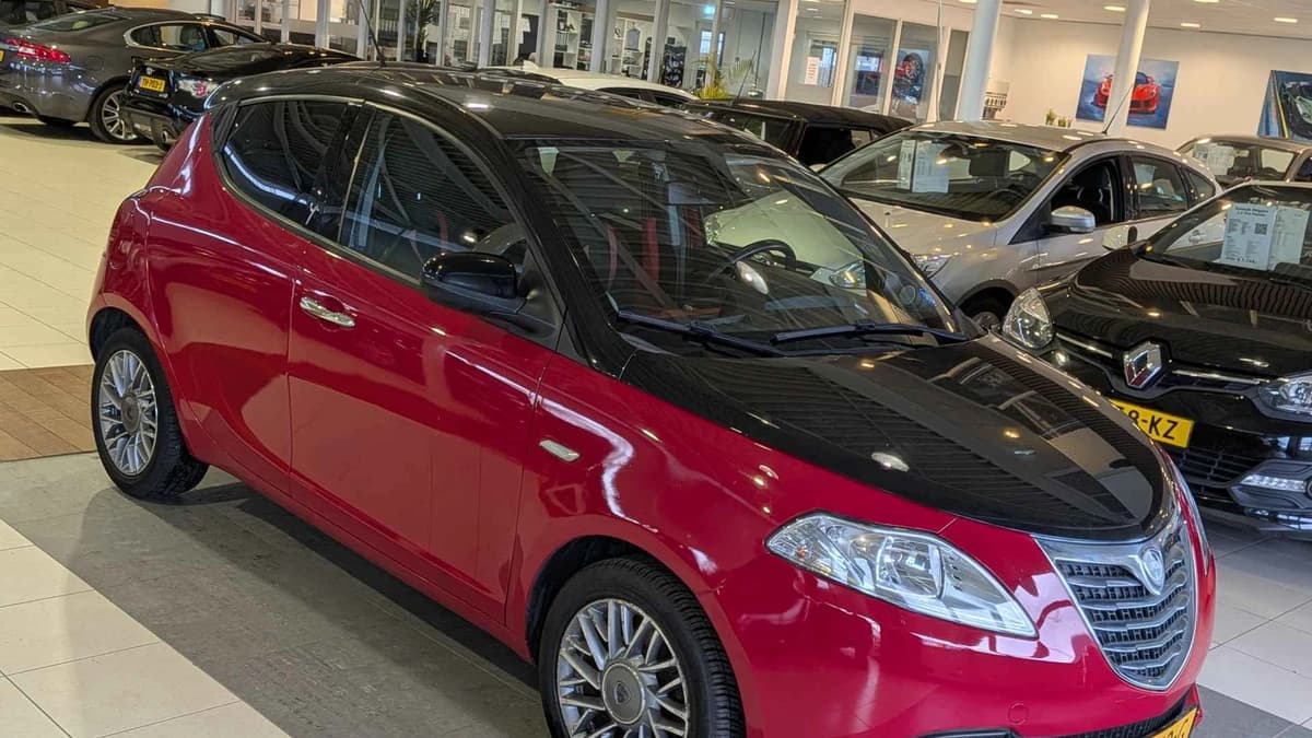 Lancia Ypsilon — foto 1