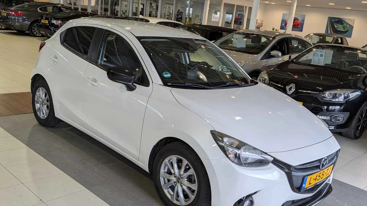 Mazda 2 — foto 1