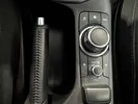 Mazda 2 thumbnail 16