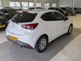 Mazda 2 thumbnail 4