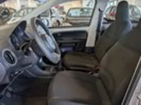 Volkswagen Up! thumbnail 6