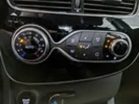 Renault Clio thumbnail 18