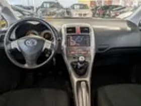 Toyota Auris thumbnail 9