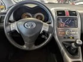 Toyota Auris thumbnail 10