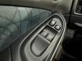 Nissan Almera thumbnail 11