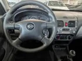 Nissan Almera thumbnail 9