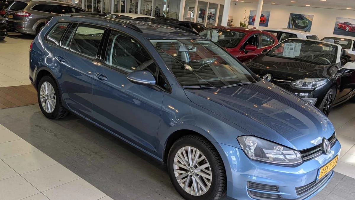 Volkswagen Golf — foto 1