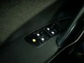 Volkswagen Golf thumbnail 11