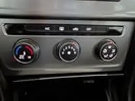 Volkswagen Golf thumbnail 16